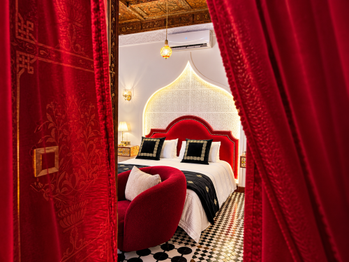 c57b4b7d-1a1c-4921-aa01-e96a4567531f